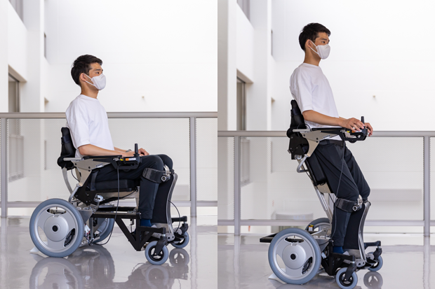 座位から立位になると、前輪と後輪の距離が縮まる。